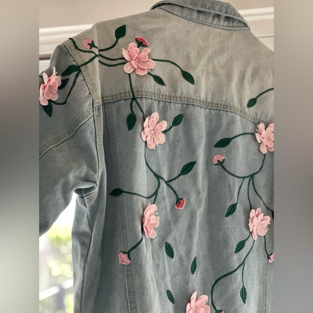 🌸Flower Appliques Denim Jacket - Picture 8 of 13